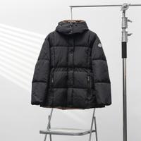 Giubbotto Moncler Agneux Square con cappuccio e li
