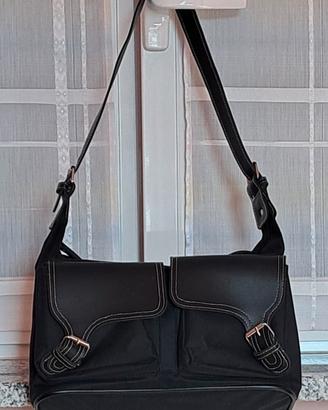 Borsa piccola nera.