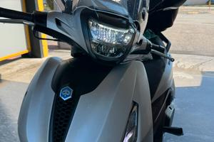 Beverly 400 hpe  pari al nuovo 8600km