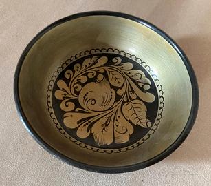 Ciotola in legno laccato nero e oro