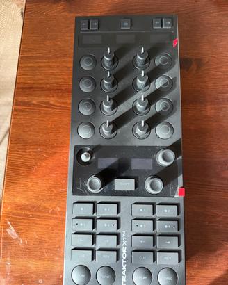 TRAKTOR KONTROL X1 MK3