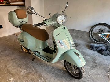 Vespa 300 GTS hpe, super accessoriata, km 2.050