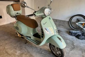 Vespa 300 GTS hpe, super accessoriata, km 2.050