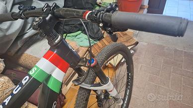 Bici mtb carbonio tg m fatta a mano