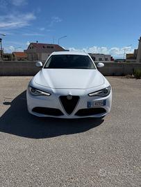 Giulia 2.2 Turbodiesel 180 CV AT8 Sport Launch Edi