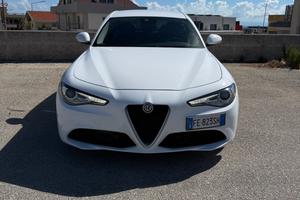 Giulia 2.2 Turbodiesel 180 CV AT8 Sport Launch Edi