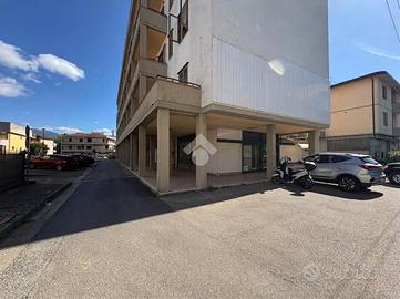 NEGOZIO A FIGLINE E INCISA VALDARNO