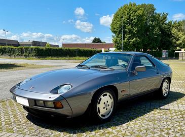 PORSCHE 928S