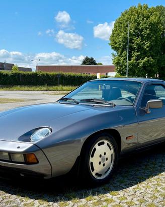 PORSCHE 928S
