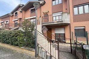 VILLA A SCHIERA A ACQUI TERME