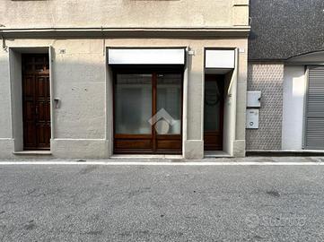 NEGOZIO A CASTELNUOVO SCRIVIA
