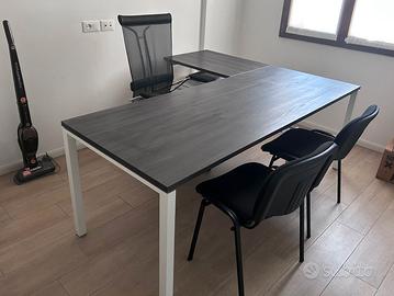 Arredamento completo per n. 2 uffici pari al nuovo