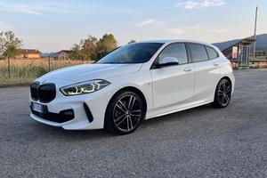 Bmw 118 118d 5p. Msport
