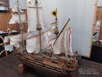 veliero in legno fatto a mano