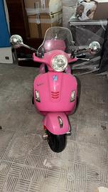 Vespa elettrica GTS Super Sport Rosa 12 V