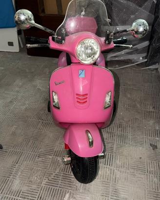 Vespa elettrica GTS Super Sport Rosa 12 V
