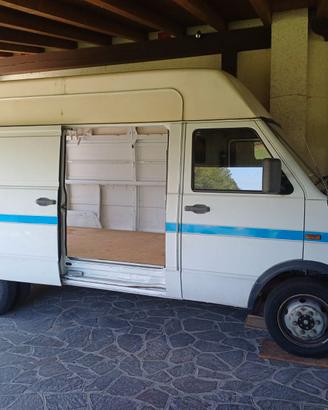 Iveco Daily 35-8 (1993) – Autocarro versatile