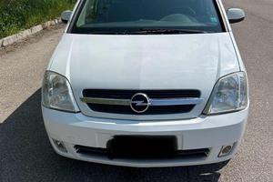 OPEL Meriva CON GANCIO TRAINO
