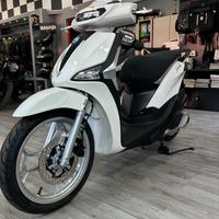 PIAGGIO LIBERTY 125 BAULE+PARABREZZA INCL.