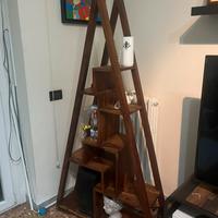 Libreria a piramide
