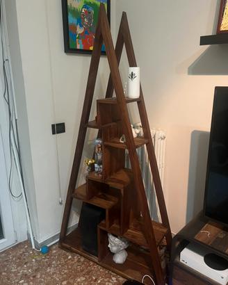 Libreria a piramide