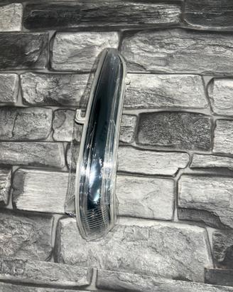 Freccia specchietto destro peugeot 208