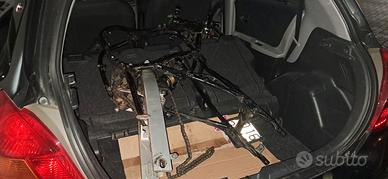 DR 650 - Telaio con targa