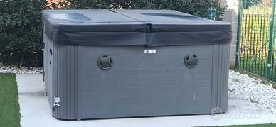 Piscina per idromassaggio