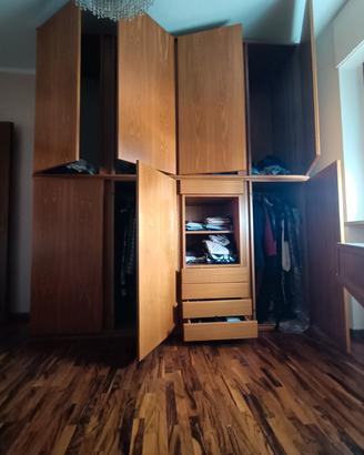 Cameretta con n. 2 letti singoli + scrivania