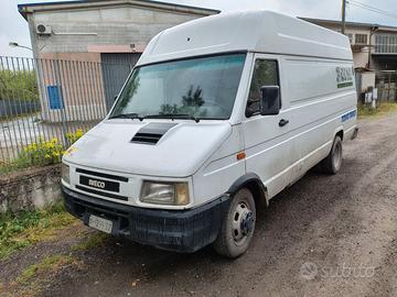 Daily 2.8td con gancio traino