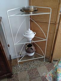 angoliera in ferro battuto bianco e vetro 