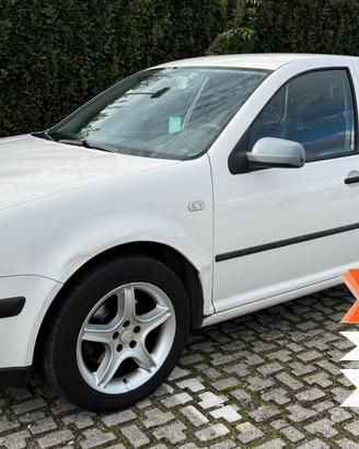 VOLKSWAGEN Golf 4� serie Golf 1.9 TDI/110 CV ca...