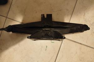 Crick cambio ruota auto portata 700kg