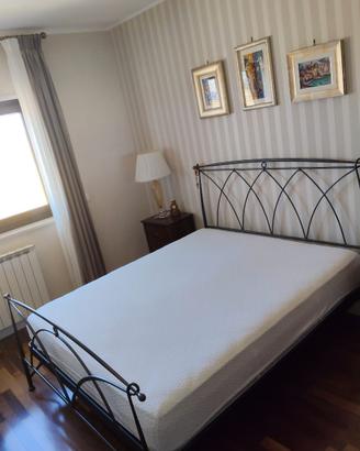 Letto matrimoniale in ferro battuto