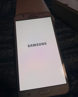 Samsung Galaxy J7⁶