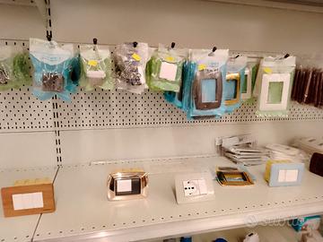 PRESE, INTERRUTTORI, PLACCHE, PULSANTI 