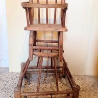 seggiolone il legno antico.