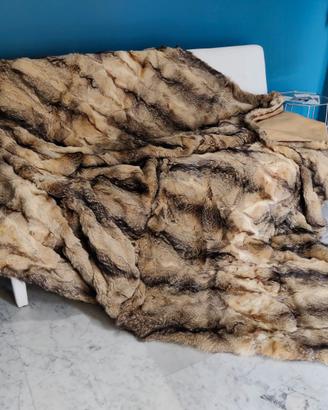 Coperta in pelliccia volpe