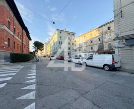 BAR ARREDATO - STRADA DI FIUME