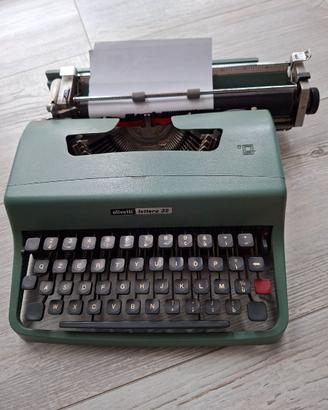 Macchina da scrivere Olivetti 