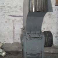 Carrelli elevatori,bilance,pressa.mulino,ecc