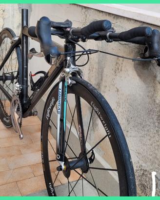 Bicicletta da triathlon con telaio in carbonio pro