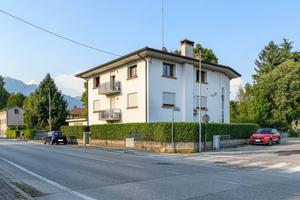 Appartamento di 155 m² con più di 5 locali e box a