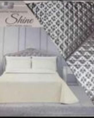 copriletto matrimoniale completo di 2 federe.35€