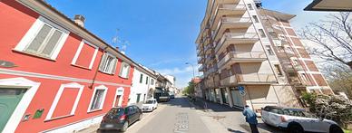 Grande Trilocale CON COMODO TERRAZZO A LODI