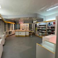 Svendesi arredamento farmacia