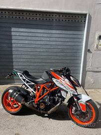 Ktm 1290 superduke r