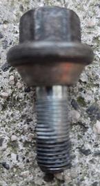 16 bulloni flottanti autocentranti M 14 x 1,25