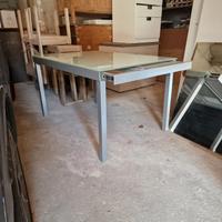 tavolo vetro e accaio
