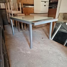 tavolo vetro e accaio
